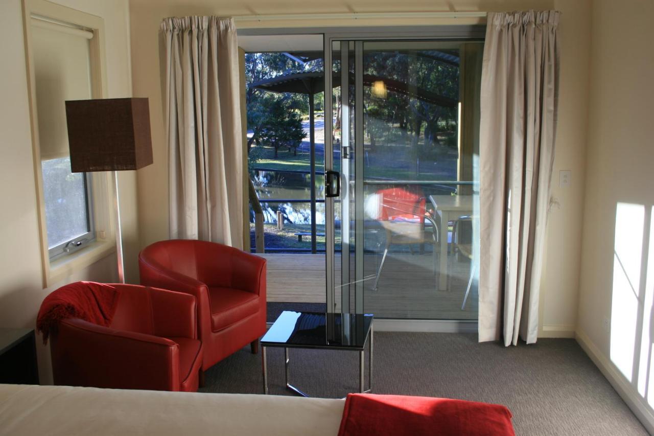 Hotel By The Bay 3*